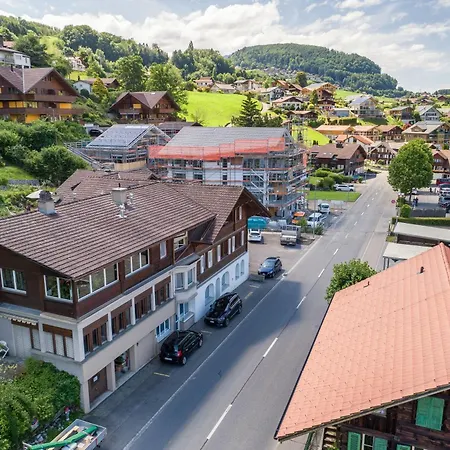 Bijou Lake Side - Mit Seesicht Und Privatstrand Faulensee Exterior foto